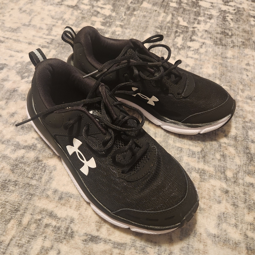 Under Armour Charged Assert Running Shoes